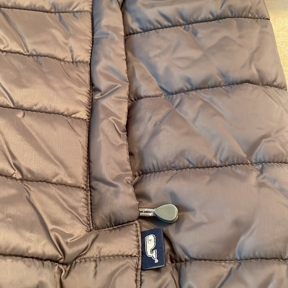COPY - Like New! Vineyard Vines Lightweight Quilted Jacket- Gray- Size Medium - Picture 4 of 8